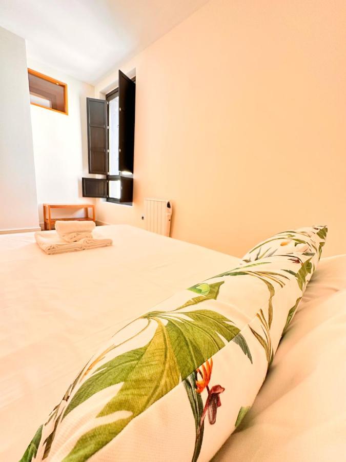Penthouse Near Cathedral Private Rooftop Private Parking Sevilla Eksteriør bilde