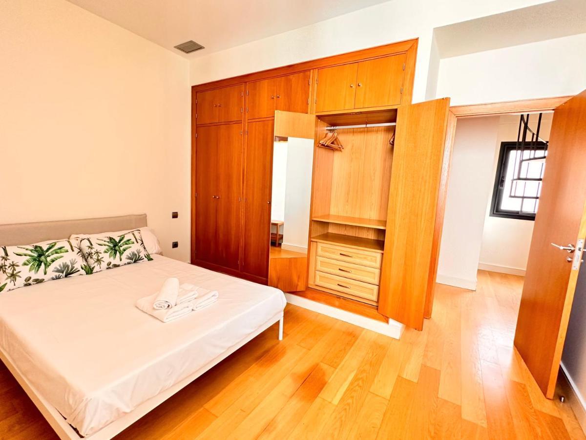 Penthouse Near Cathedral Private Rooftop Private Parking Sevilla Eksteriør bilde