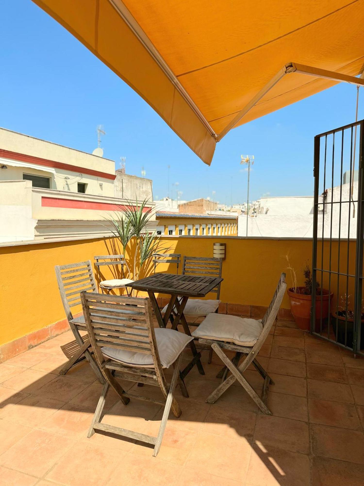Penthouse Near Cathedral Private Rooftop Private Parking Sevilla Eksteriør bilde